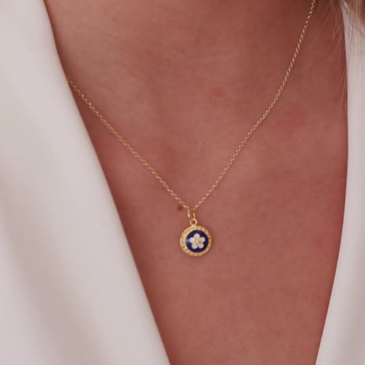 Caramujo Floral Medal Necklace 9K Gold